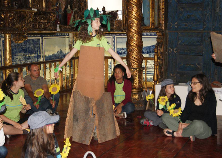 Visita de crianças ao Museu da Cortiça de Santa Maria de Lamas