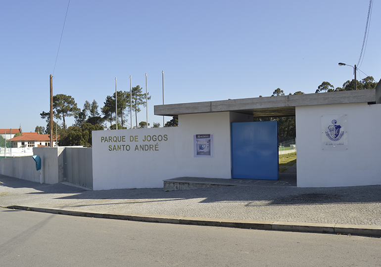 Mosteirô Futebol Clube - Entrada príncipal para o recinto