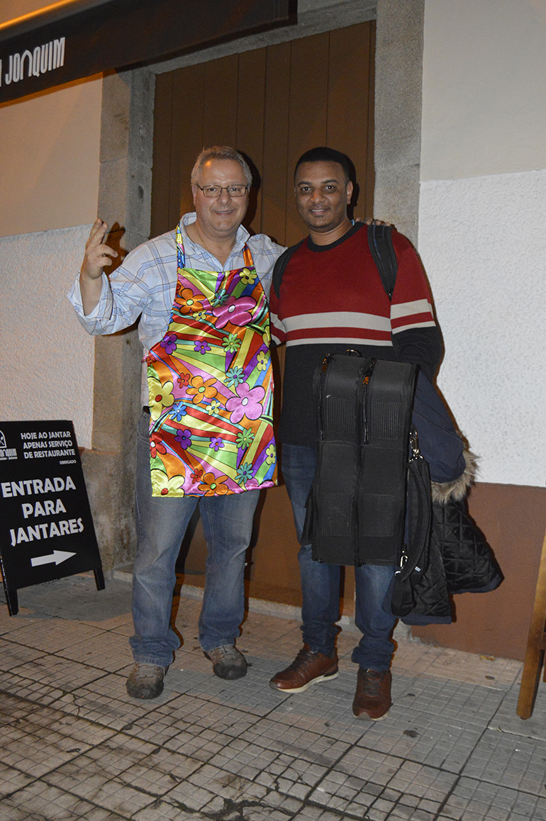 Joaquim Coutinho da taberna Dom Joaquim e o artista brasileiro Arlindinho