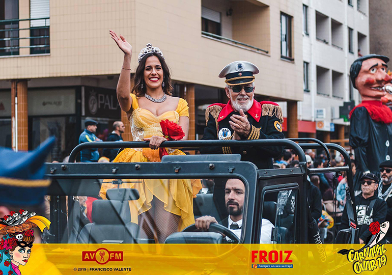 D. Sol, a Irradiante (Solange Duarte) e Rei D. Dino (Dinocrato Formigal) - Reis do Carnaval de Ovar 2019