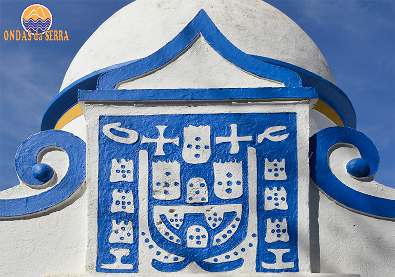 O que fazer no alentejo. Brasão Municipal de reguengos de Monsaraz na Fonte e Chafariz do Telheiro
