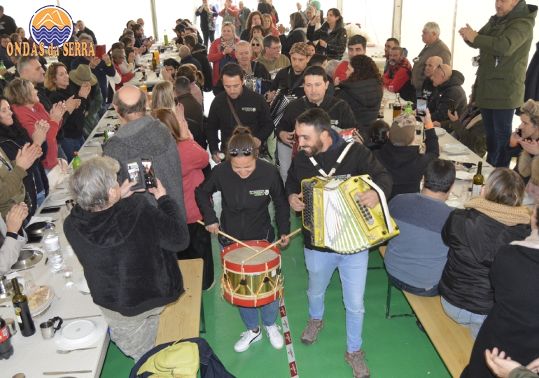 Rota das Pipas em Açoreira - Torre de Moncorvo, almoço com animação do Grupo de Concertinas de Valpereiro