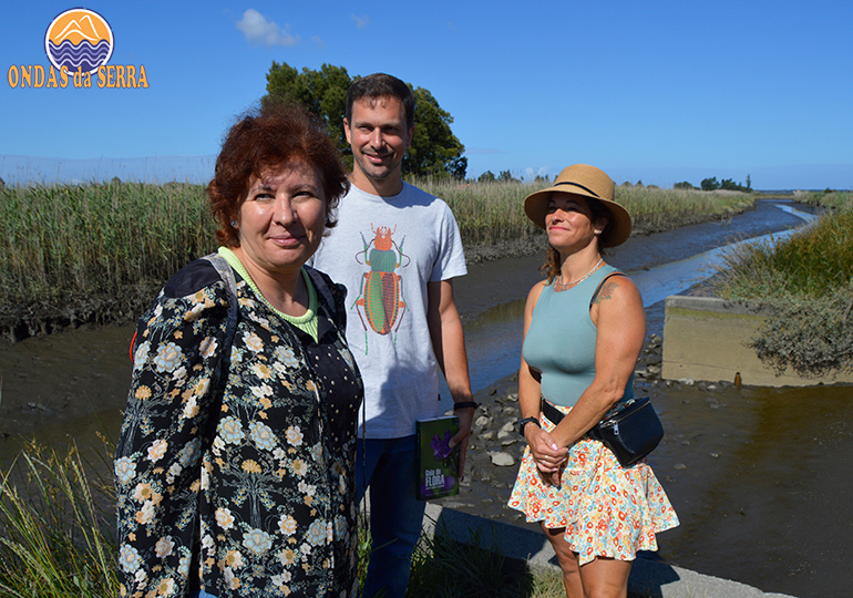 Visita guiada à Ribeira do Mourão: Cristina Ferreira, biólogo Rafael Marques e Rosa Leal, Diretora do Ondas da Serra