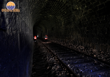 Camino de Hierro de La Fregeneda por túneis e pontes vertiginosos